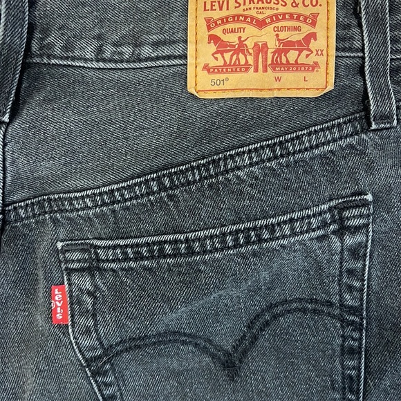 Levi’s 501 denim shorts - Picture 3 of 3